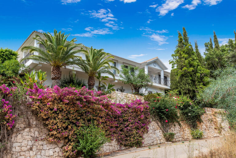 R4098070 | Detached Villa in Elviria – € 2,350,000 – 6 beds, 6.5 baths