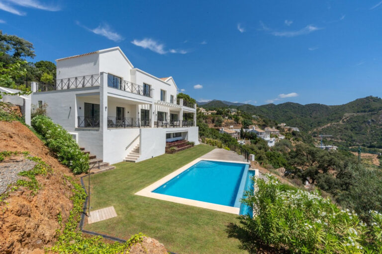 R4319854 | Detached Villa in Benahavís – € 2,450,000 – 4 beds, 4 baths