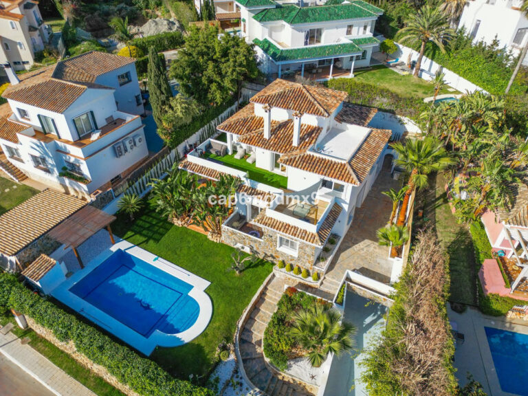 R4193962 | Detached Villa in Nueva Andalucía – € 2,500,000 – 6 beds, 4 baths