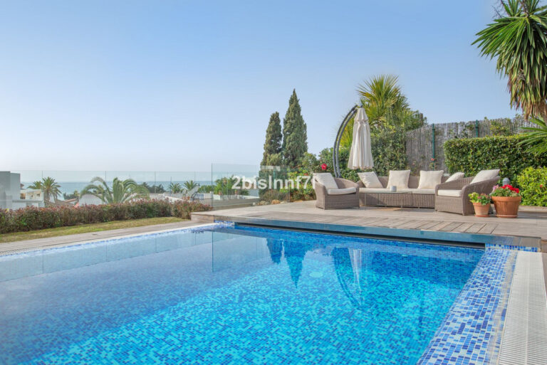 R4237738 | Detached Villa in Elviria – € 2,500,000 – 5 beds, 4.5 baths