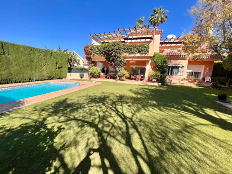 R4299874 | Detached Villa in Nueva Andalucía – € 2,500,000 – 4 beds, 5 baths