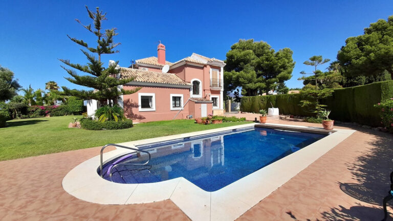 R4098601 | Detached Villa in Atalaya – € 2,556,000 – 4 beds, 3.5 baths