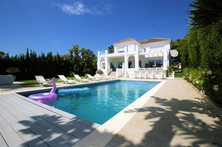 R3830044 | Detached Villa in Nueva Andalucía – € 2,650,000 – 5 beds, 5 baths