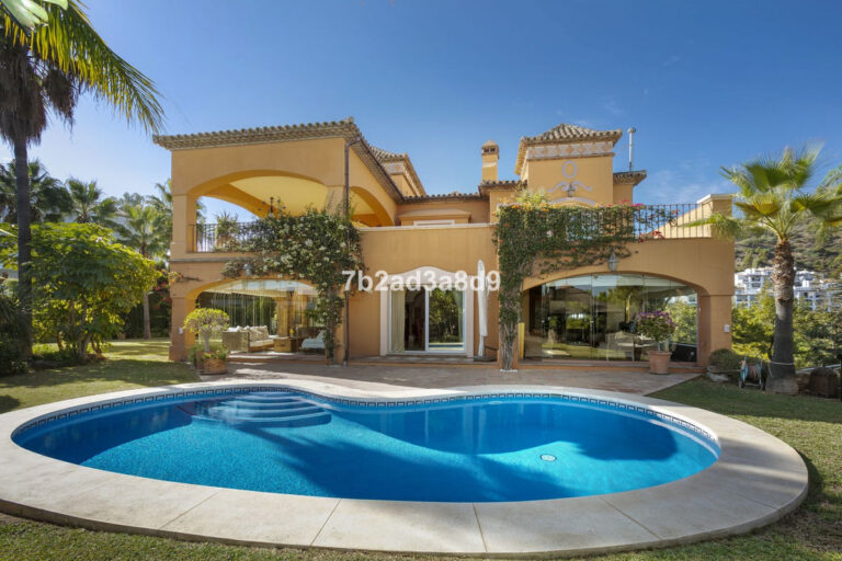 R4185283 | Detached Villa in Nueva Andalucía – € 2,650,000 – 4 beds, 5 baths