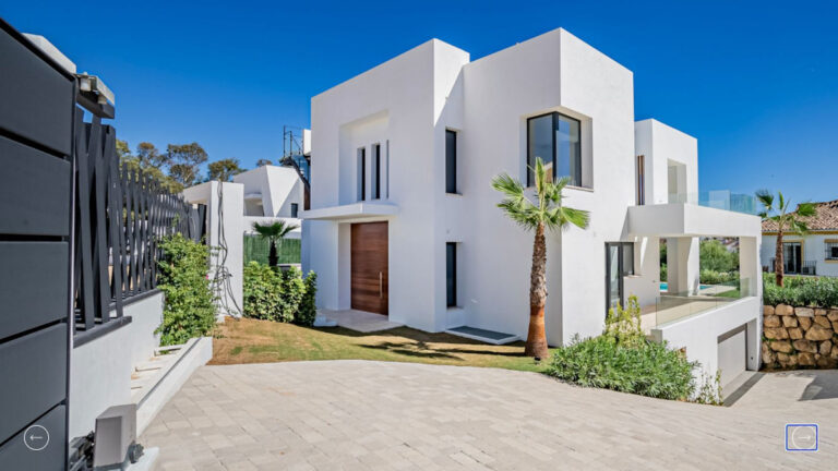 R4238545 | Detached Villa in El Paraiso – € 2,900,000 – 4 beds, 4 baths