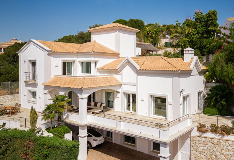 R4116127 | Detached Villa in Elviria – € 2,970,000 – 4 beds, 3.5 baths