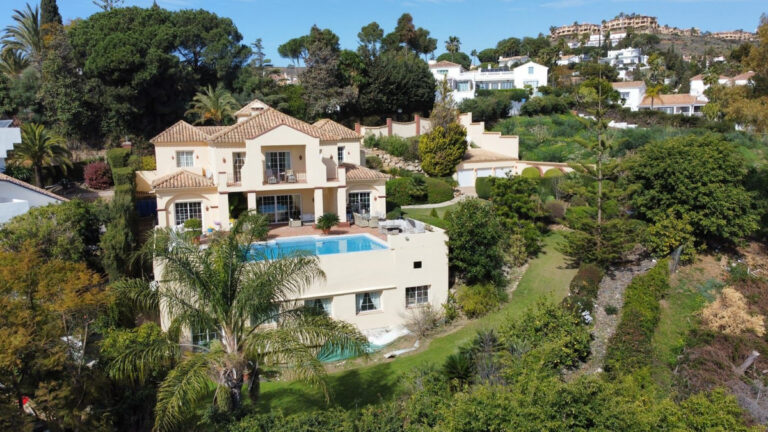 R4014259 | Detached Villa in El Paraiso – € 2,975,000 – 5 beds, 7 baths