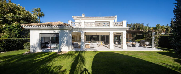 R4242928 | Detached Villa in Guadalmina Baja – € 2,995,000 – 5 beds, 5.5 baths