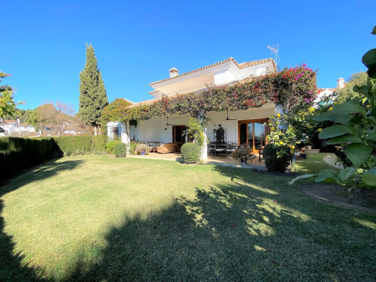 R4276999 | Detached Villa in Marbella – € 3,000,000 – 3 beds, 3 baths