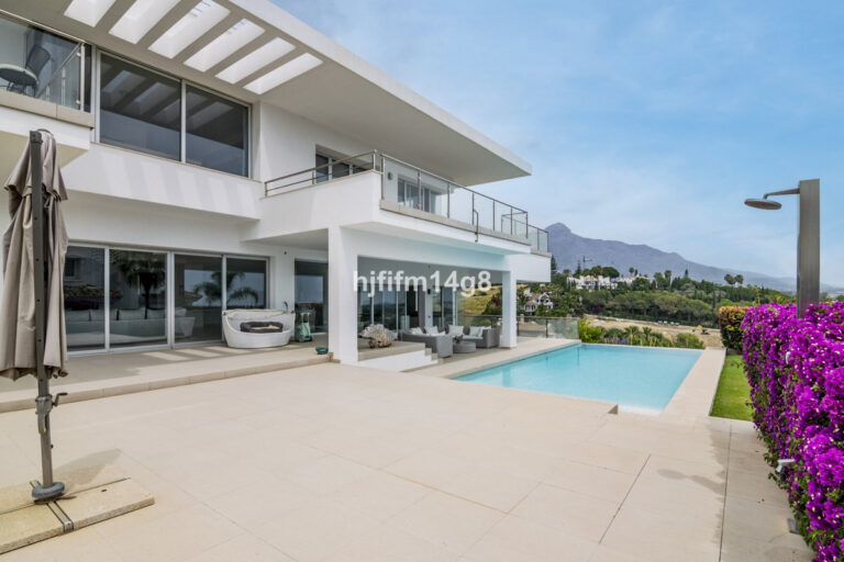 R4318609 | Detached Villa in Nueva Andalucía – € 3,180,000 – 6 beds, 6 baths