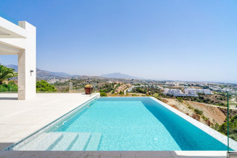 R4231234 | Detached Villa in Estepona – € 3,195,000 – 5 beds, 7 baths