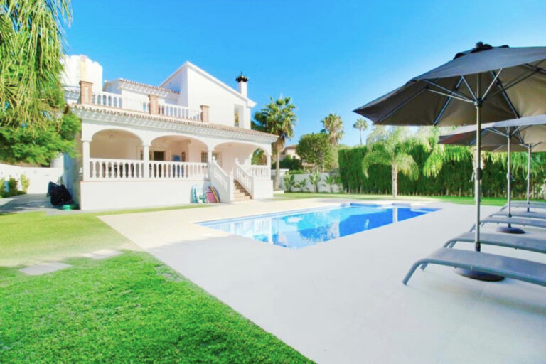 R3584437 | Detached Villa in Nueva Andalucía – € 3,200,000 – 5 beds, 5 baths