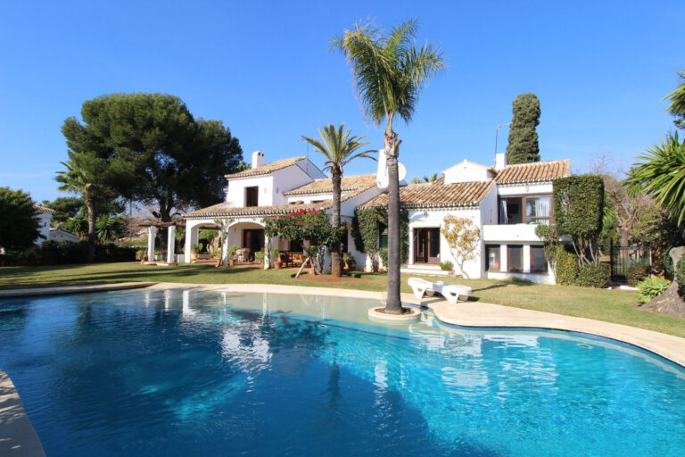 R4190113 | Detached Villa in Estepona – € 3,300,000 – 4 beds, 4 baths