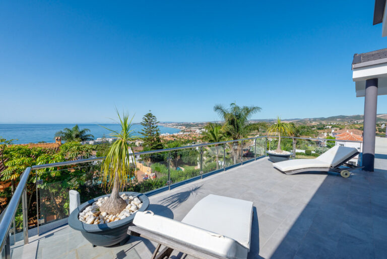 R4269019 | Detached Villa in Estepona – € 3,425,000 – 4 beds, 4.5 baths