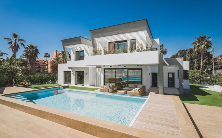 R4284109 | Detached Villa in Puerto Banús – € 3,990,000 – 8 beds, 4 baths