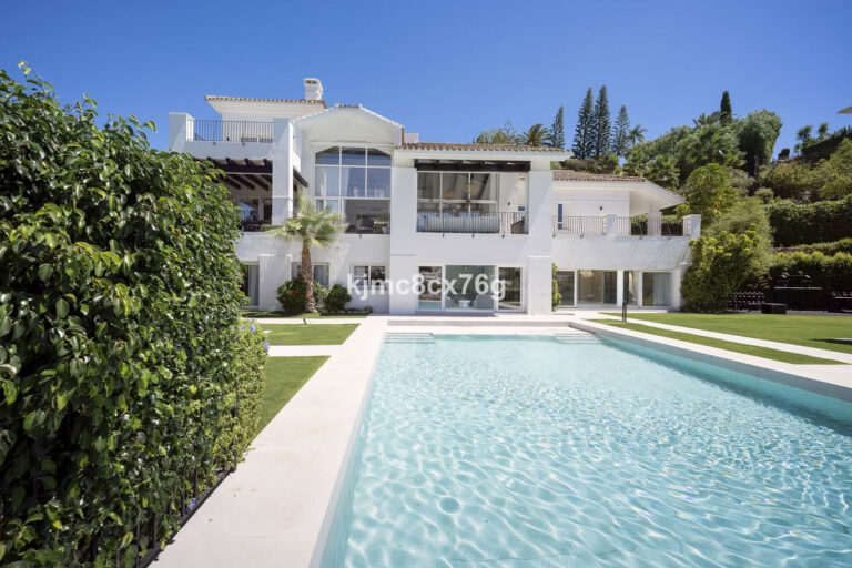 R4204795 | Detached Villa in Benahavís – € 5,950,000 – 7 beds, 5.5 baths