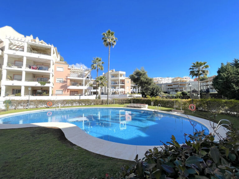 R4232194 | Ground Floor Apartment in Nueva Andalucía – € 285,000 – 2 beds, 2 baths