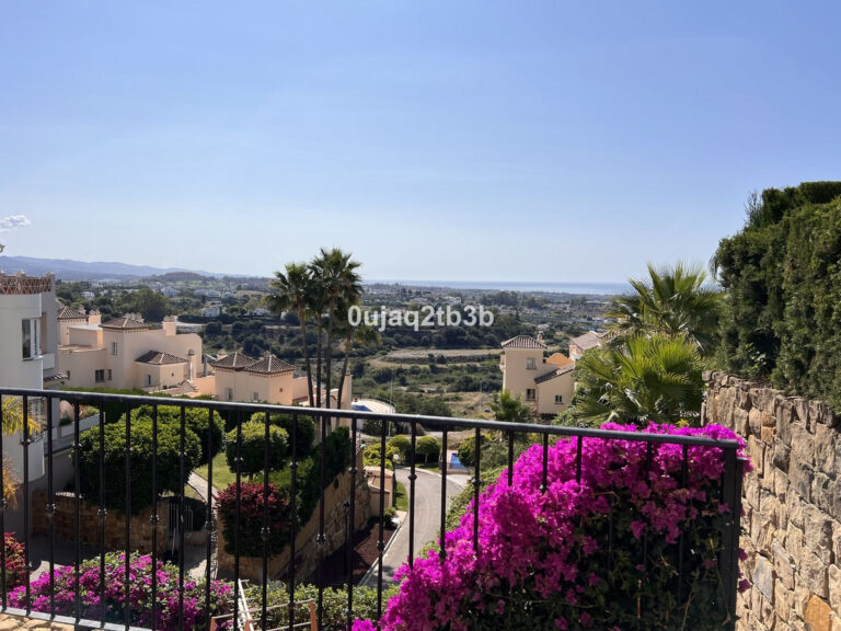 R3066889 | Ground Floor Apartment in Benahavís – € 295,000 – 2 beds, 2 baths