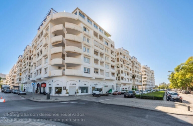 R4266049 | Penthouse in Nueva Andalucía – € 295,000 – 2 beds, 1 baths