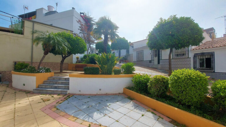 R4307770 | Townhouse in Marbella – € 299,000 – 3 beds, 1 baths