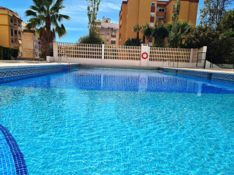 R4109383 | Middle Floor Apartment in Marbella – € 305,000 – 3 beds, 2 baths