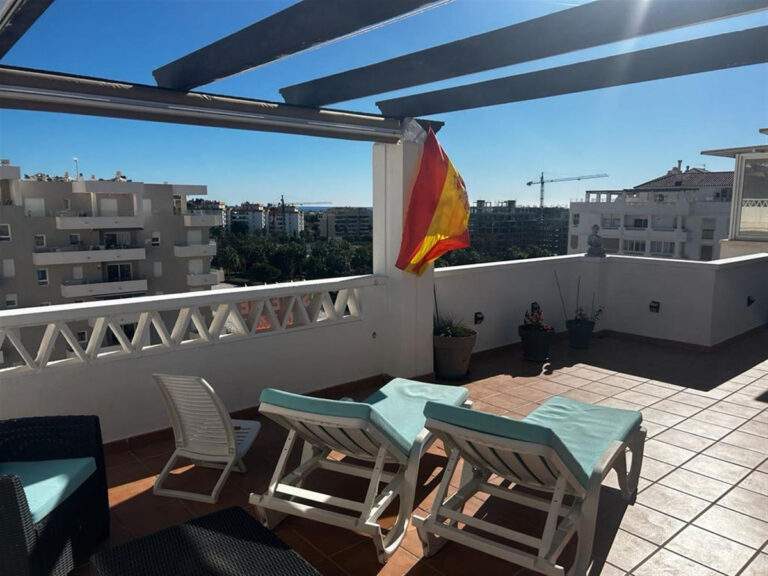 R4224385 | Penthouse in Marbella – € 313,000 – 2 beds, 1 baths