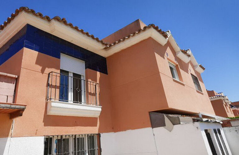 R4236262 | Semi-Detached House in Estepona – € 316,830 – 3 beds, 2 baths