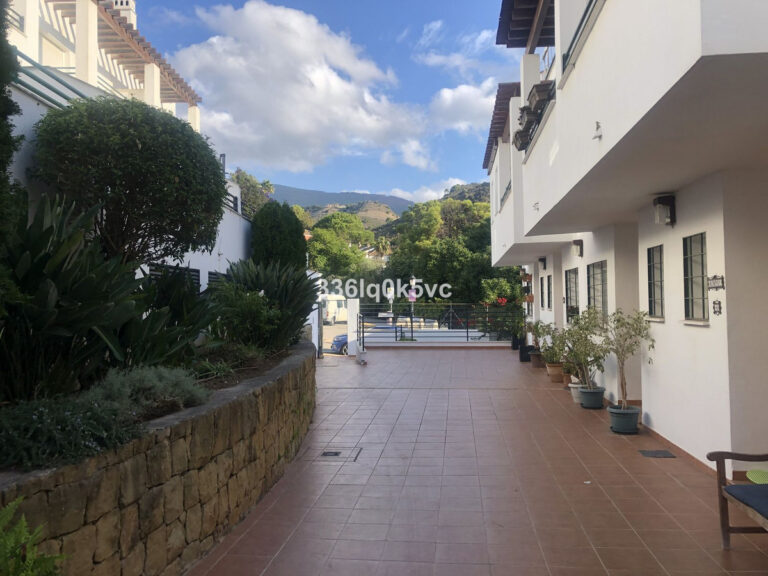 R4293412 | Townhouse in Benahavís – € 325,000 – 4 beds, 2 baths