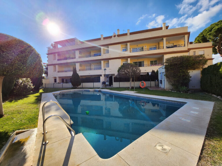 R4251466 | Ground Floor Apartment in Elviria – € 329,000 – 2 beds, 1 baths