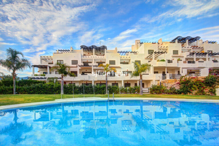 R3584854 | Ground Floor Apartment in Estepona – € 330,000 – 2 beds, 2.5 baths