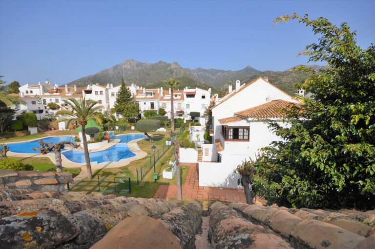 R4001077 | Townhouse in Marbella – € 335,000 – 3 beds, 3.5 baths