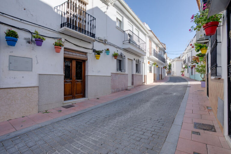 R4220956 | Townhouse in Estepona – € 336,900 – 3 beds, 2 baths