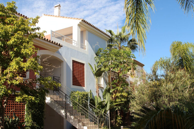 R4231363 | Ground Floor Apartment in El Paraiso – € 345,000 – 2 beds, 2 baths