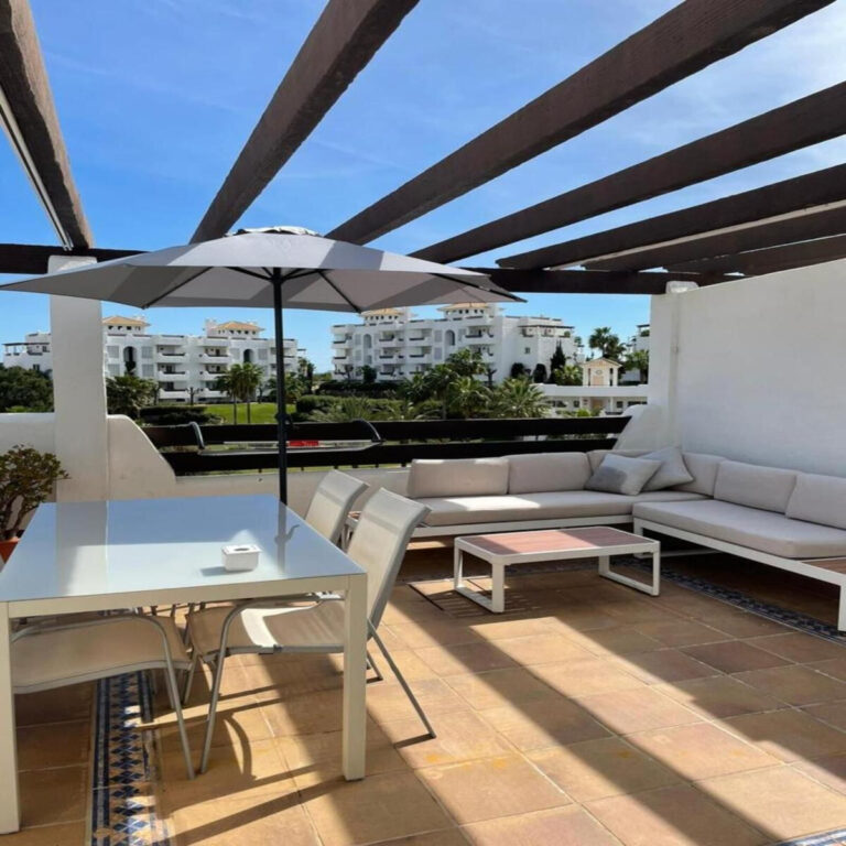 R4292056 | Penthouse in Selwo – € 350,000 – 2 beds, 2 baths