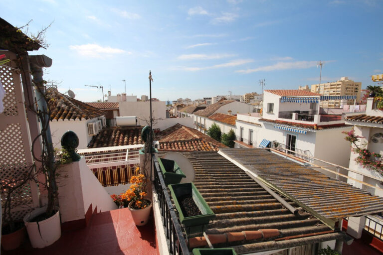 R2231105 | Townhouse in Marbella – € 360,000 – 3 beds, 2 baths