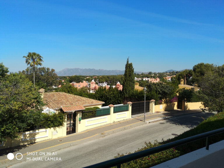 R3196015 | Middle Floor Apartment in Marbella – € 375,000 – 3 beds, 3 baths