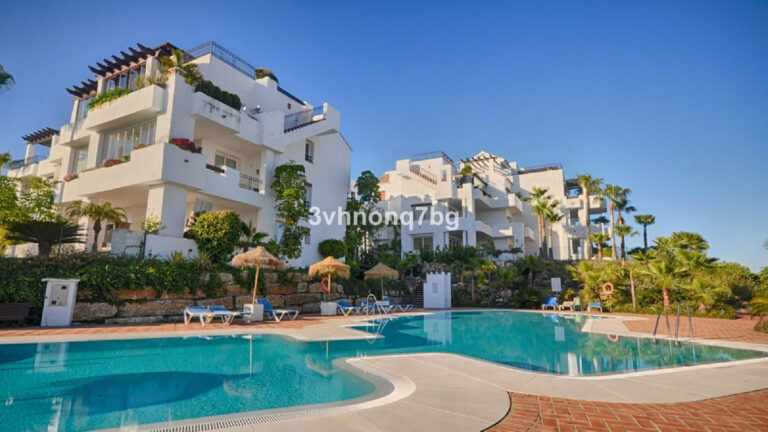 R4285684 | Middle Floor Apartment in Benahavís – € 384,000 – 2 beds, 2 baths