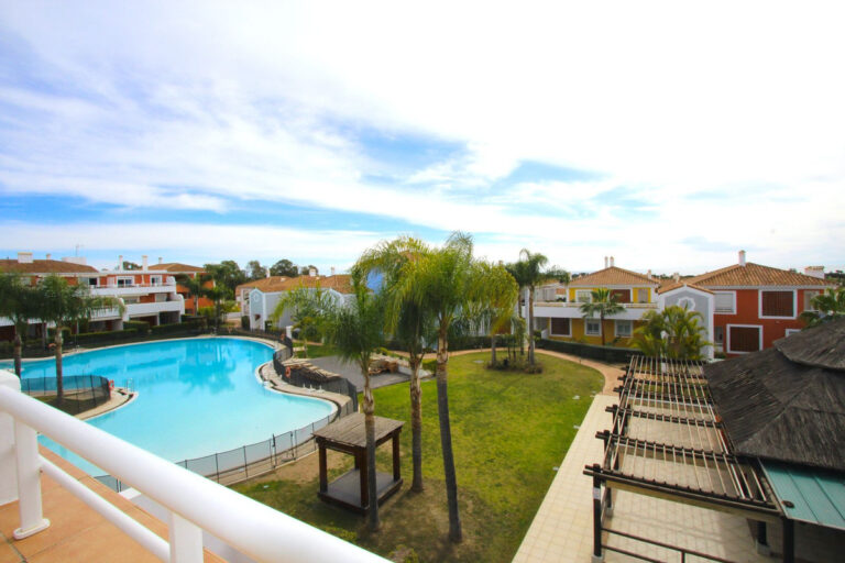 R4308373 | Penthouse in El Paraiso – € 390,000 – 2 beds, 2 baths