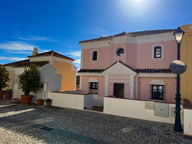 R4250485 | Townhouse in Benahavís – € 395,000 – 3 beds, 3.5 baths