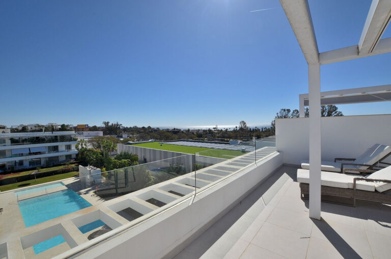 R4273669 | Penthouse in Bel Air – € 445,000 – 2 beds, 2 baths