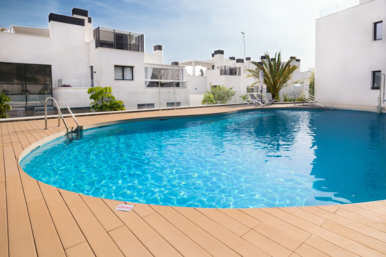 R4313470 | Middle Floor Apartment in Marbella – € 445,000 – 3 beds, 2 baths