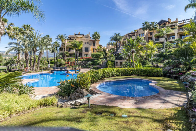 R4298224 | Ground Floor Apartment in Estepona – € 450,000 – 3 beds, 2 baths