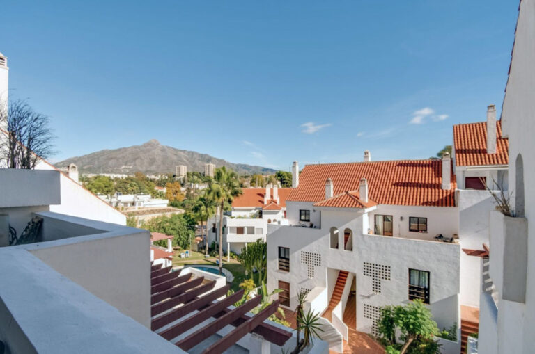 R4186864 | Middle Floor Apartment in Puerto Banús – € 459,000 – 3 beds, 2 baths