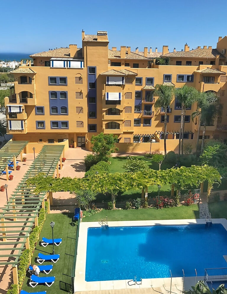 R4069942 | Penthouse in San Pedro de Alcántara – € 460,000 – 3 beds, 2 baths