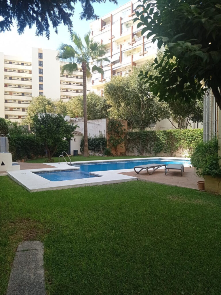 R4144555 | Middle Floor Apartment in Marbella – € 465,000 – 2 beds, 2 baths