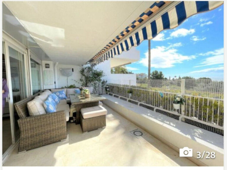 R4285582 | Penthouse Duplex in Marbella – € 487,800 – 3 beds, 3 baths