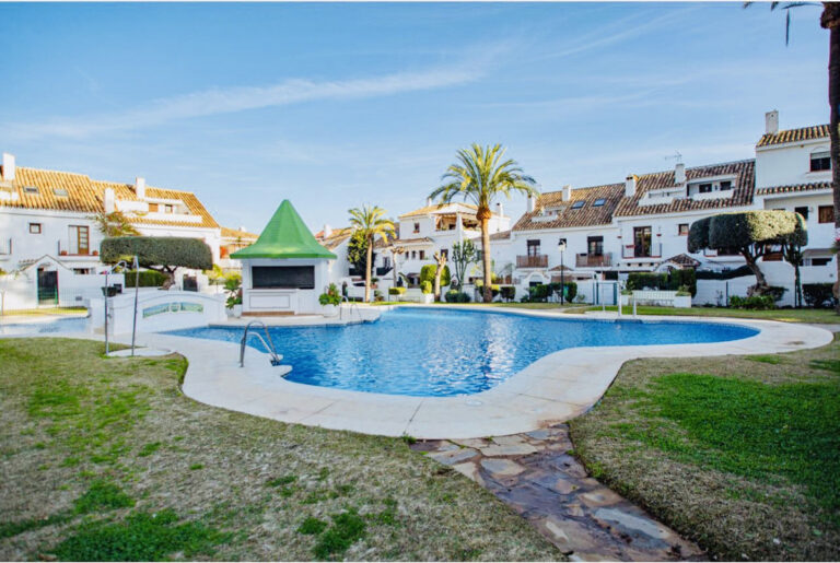 R4138066 | Middle Floor Apartment in Marbella – € 490,000 – 3 beds, 3 baths