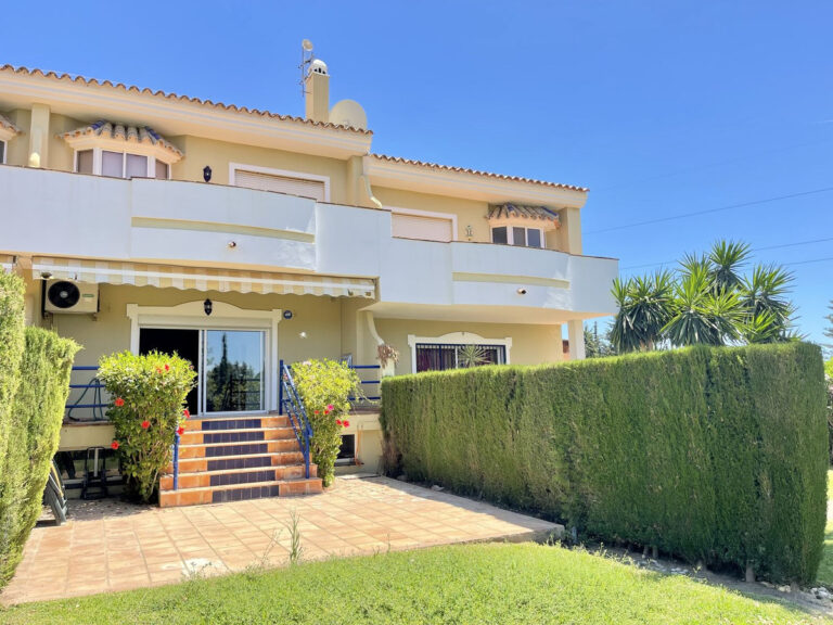 R4243546 | Townhouse in Atalaya – € 495,000 – 3 beds, 2 baths