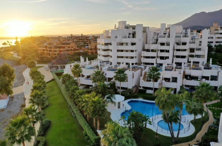 R4231477 | Ground Floor Apartment in Estepona – € 499,000 – 2 beds, 2 baths