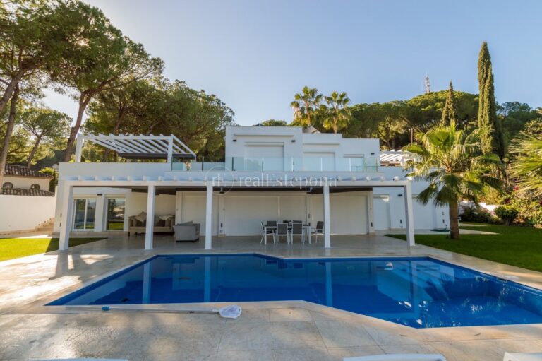 300-00827P | Villa in Nueva Andalucia – € 4,500,000 – 5 beds, 5 baths